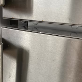 Siemens Buzdolabında Pas Lekeleri.