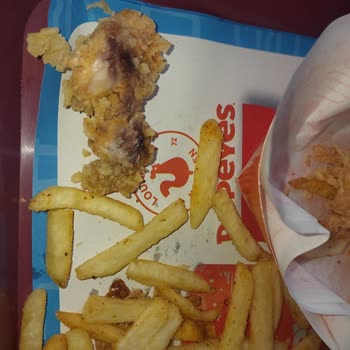 Popeyes Tavuğun Kötü Parçaları Kullanılıyor