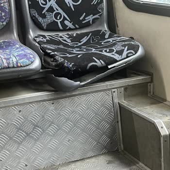 Adana Büyükşehir Belediyesi Özel Halk Otobüsleri Kırık