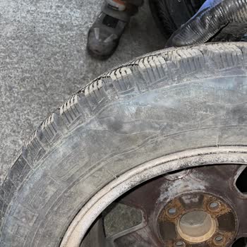 Petlas Glacier W661 Kış Lastiği Kusurlu Çıkması Balon Yapması