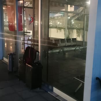 TCDD İzmir Havalimanı Tren Durağındaki Bekleme Koşulları