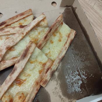 Mevlana Pide Yağda Yüzen Pideler