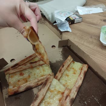 Mevlana Pide Yağda Yüzen Pideler