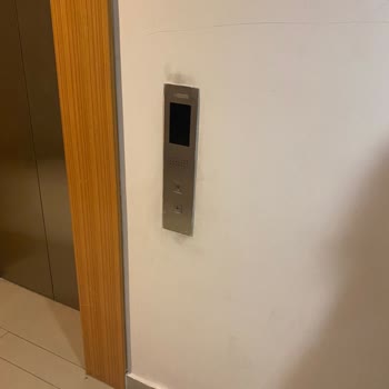 Emlak Konut GYO Asansörlerin Çalışmıyor Olması