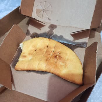 Domino's Pizza Sarımsaklı Ekmek Hayal Kırıklığı