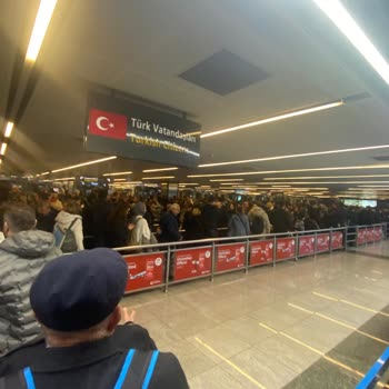 Sabiha Gökçen Havalimanı Havalimanında Yaşanan Yoğunluk Ve Organizasyon Sorunları