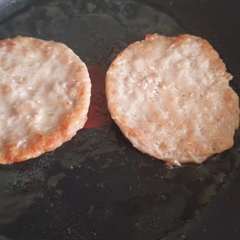 BİM Market Zincirinde Satılan Hamburger Köftesi Üzerine Şikayet