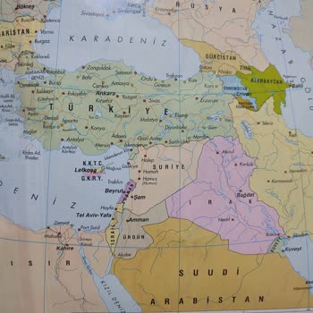 Ema Kitap Filistin Devletine Yer Verilmemiş İsrail Yazıyor