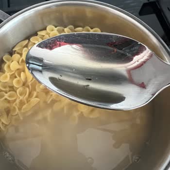 Mutlu Makarna Yeni Paketli Makarnada Böcek Şoku!