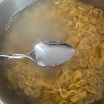 Mutlu Makarna Yeni Paketli Makarnada Böcek Şoku!