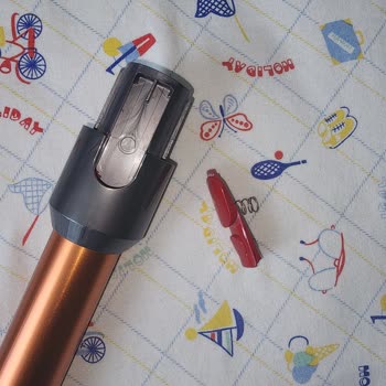 Dyson V10 Süpürge Sapı Sorunu