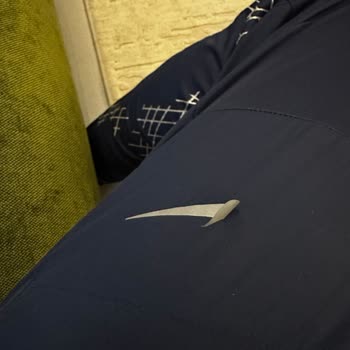 Nike Eşofman Altının Logosu Söküldü