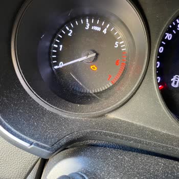 Renault Megane 4 Kronik Kadran Camı Çatlaması