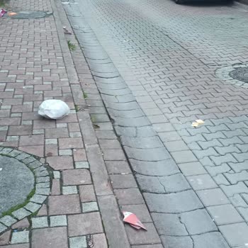 İBB - İstanbul Büyükşehir Belediyesi Sokak Çöplük Olmuş Durumda