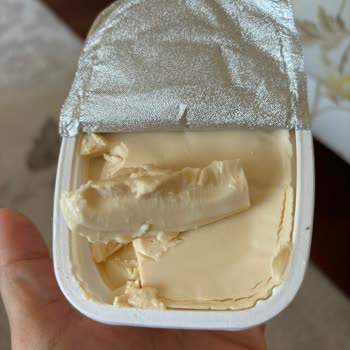 İçim Ülker Krem Peynir Taş Gibi Bir Kıvamda.