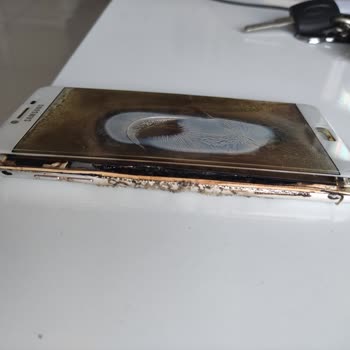 Yine Samsung Telefon Yine Bir Patlama, Yangın Tehlikesi