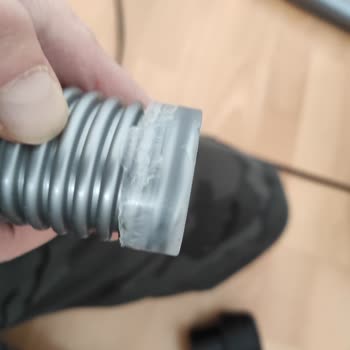 Electrolux Elektrikli Süpürge Hortumu 4 Ay Olmadan İşlevini Kaybediyor!