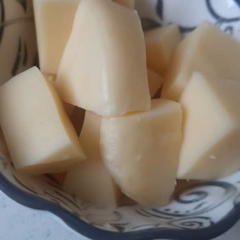 Özgüllü Süt Ürünleri Özgüllü Kaşar Peyniri, Gaz Kokuyor!