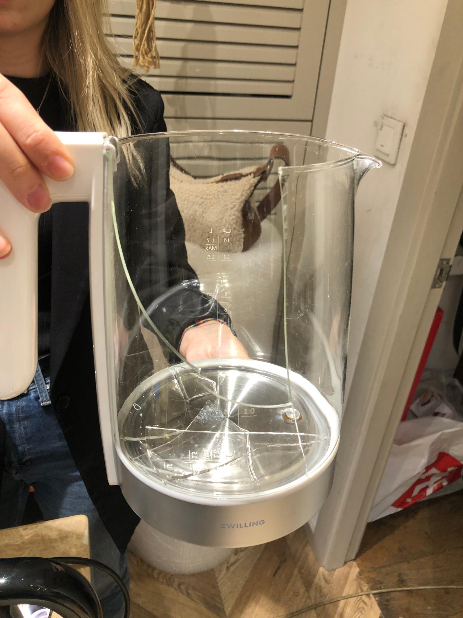 Zwilling Kettle Cracked While Boiling, Customer Safety at Risk Xolvie