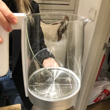 Zwilling Kettle Cracked While Boiling, Customer Safety at Risk