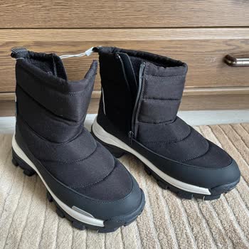 Zara Maddi Ve Manevi Mağduriyet Yaşıyorum
