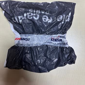 Sürat Kargo Alsancak Şubesi İçi Boşaltılmış Kargo Paketi