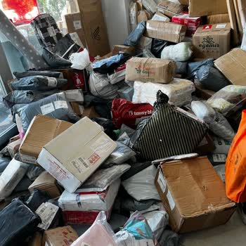 Sürat Kargo Denizköşkler Şubesi. Dağıtılmayan Kargolar