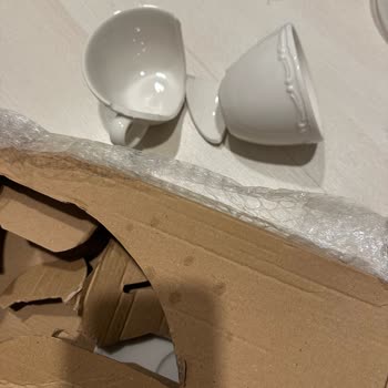 Migros Fincan Kırık Geldi