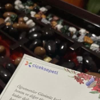 Çiçek Sepeti Sütlü Ve Hindistan Cevizli Çikolata