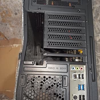 İncehesap Kasanın Cam Kısmı Kırık Geldi Kasa Da Yamulma Var