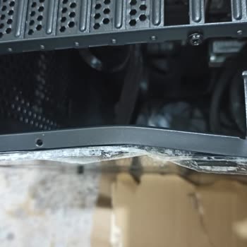 İncehesap Kasanın Cam Kısmı Kırık Geldi Kasa Da Yamulma Var