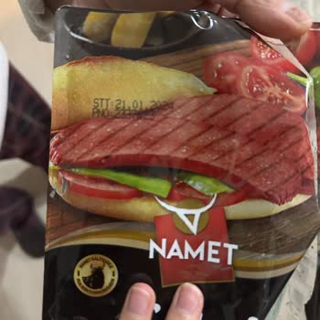 Namet Markalı Sucuğun Tamamen Küflenmiş Çıkması