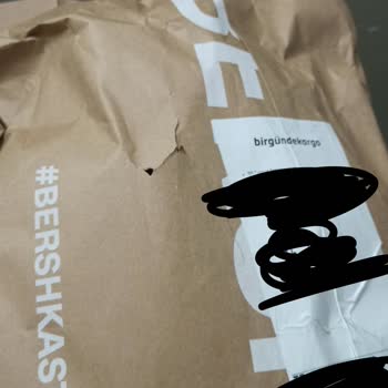 Bershka Kargo Ve Paket Özensizliği