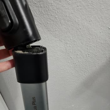 Philips Aqua Plus Dikey Süpürge Parçası Parçalandı