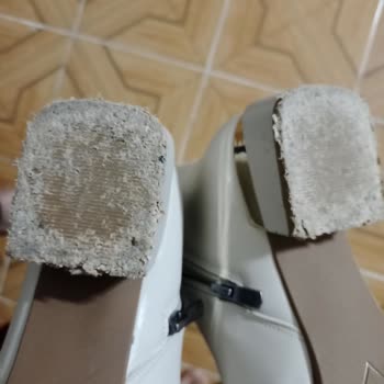 Pierre Cardin Giyim Botun Topuğu Bir Kez Giyince Aşındı