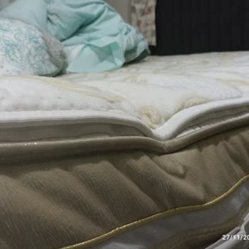 İstikbal Yatakta Çökme Ve Koltuklarım Ses Geliyor