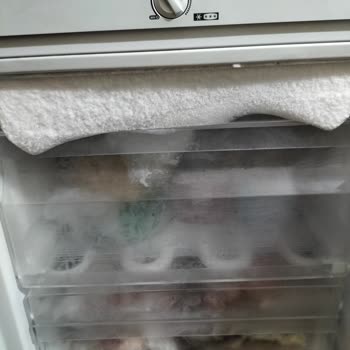 Uğur Soğutma Derin Dondurucunun Yoğun Karlaması Ve Nasıl Garanti