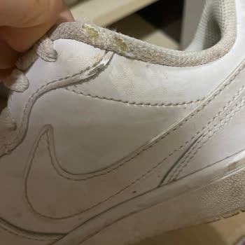 Nike Ayakkabı Yırtılması, Kırılması