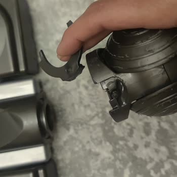 Dyson Cinetic Big Ball Süpürge Başlığı Kırılması