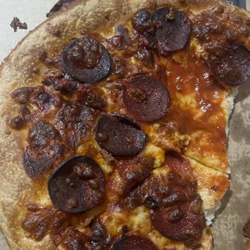 Pizza Hut Yemek Sepeti İlgisizliği Yanmış Pizza Gönderdiler