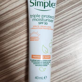 Simple Skin Care Simple Nemlendirici Kremi Ciltte Dağılıyor