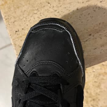 Nike Sıfır Ayakkabıdan Tüylenme Sorunu