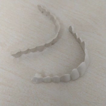 Dental Diş Protezi Plastik Alakasız Maket Gönderdi