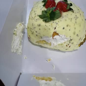 Liva Pastanesi (livashop.com) Hayal Kırıklığına Uğratan Hasarlı Pasta Teslimi