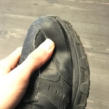 Skechers Ayakkabı Yanlardan Açılması