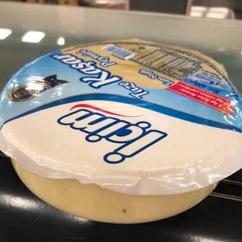 İçim Kaşar Peynir Paketi İçerisindeki Sinek