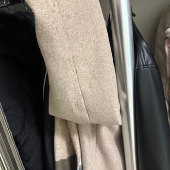 DeFacto Kaşe Kaban Tüylenme Oldu