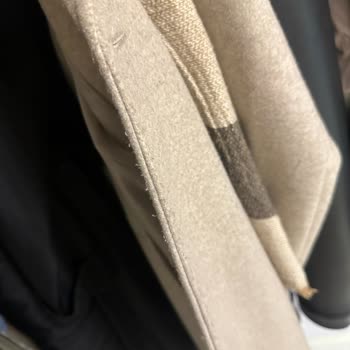 DeFacto Kaşe Kaban Tüylenme Oldu