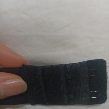 Suwen Sütyen Kopçası Jilet Gibi Kesiyor