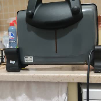 Dolap Satıcısı Hakaret ve Tehdit Ediyor